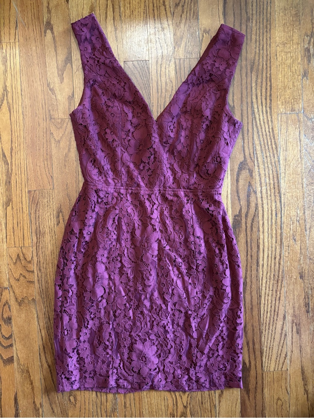 Lulus floral lace V-neck mini dress